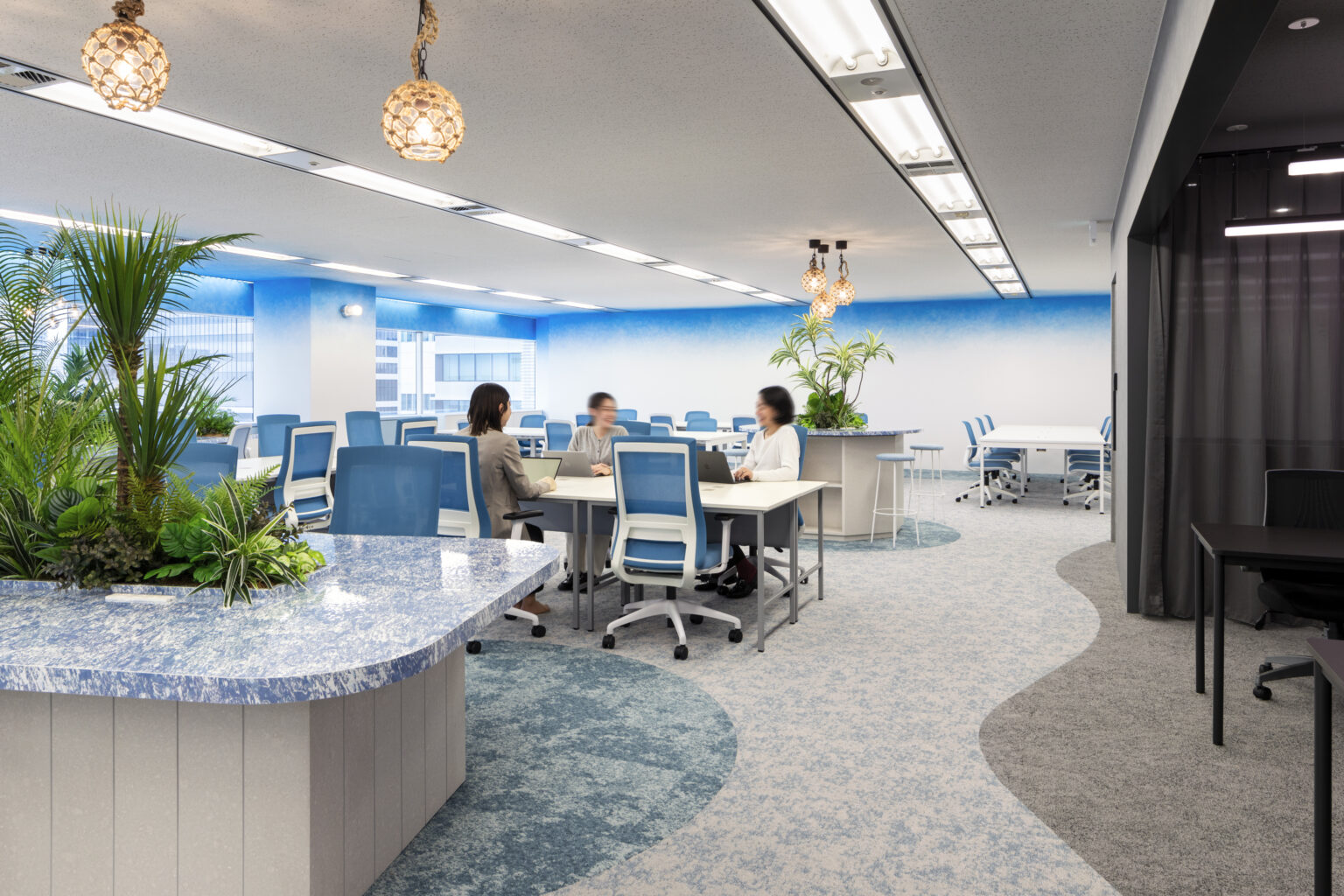 社内紹介vol.Ⅱ 【執務室内（海エリア）】 - 株式会社オーエフ | インフラを「現場」「技術」「監視」でサポートする確かなチカラ